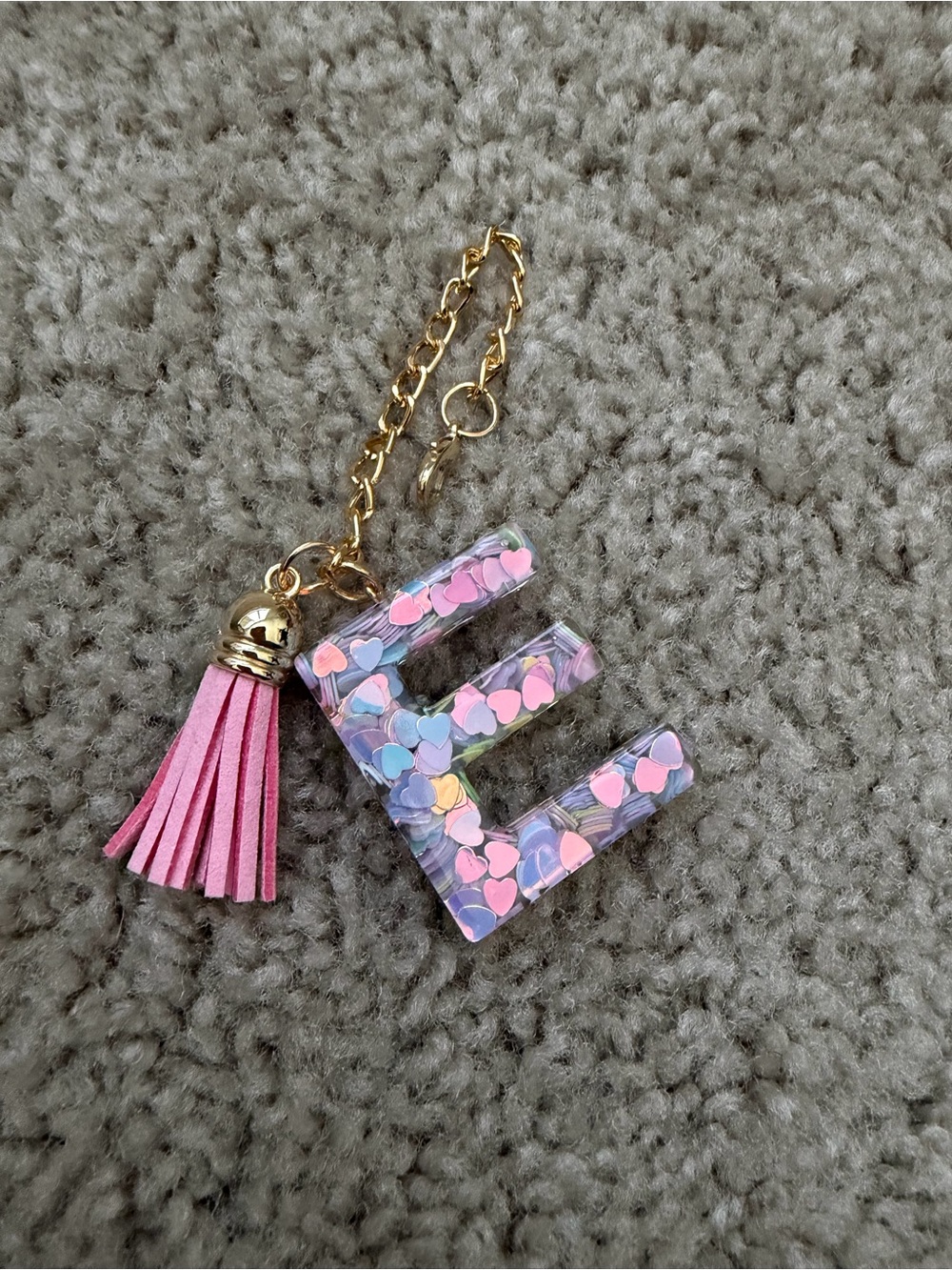 Heart Confetti 'E' with Pink Tassel Cup Accessory